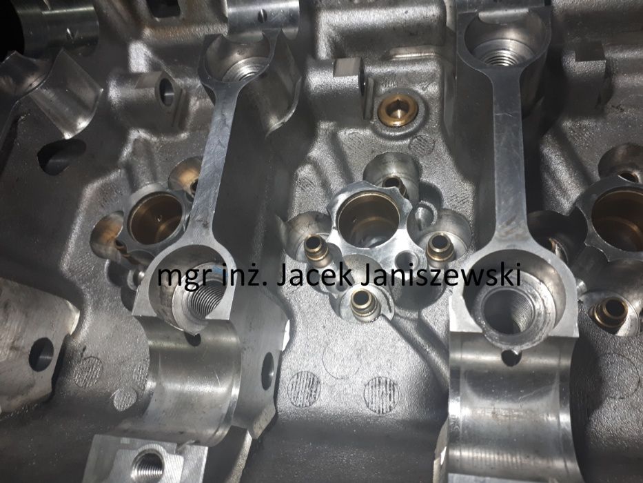 Tulejki głowica VW AUDI SEAT SKODA 2.0 tdi 03g103373