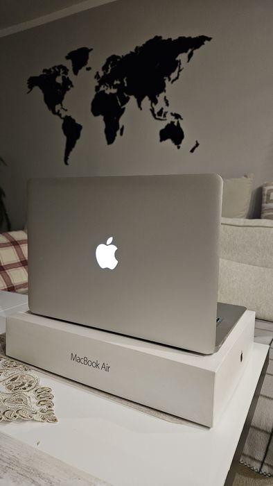 MacBook Air 13 (2017) - STAN KOLEKCJONERSKI - Tylko 44 Cykle!