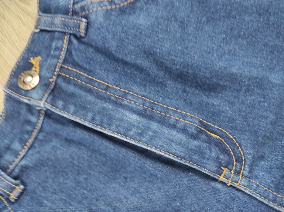 Джинсы для девочки MOM