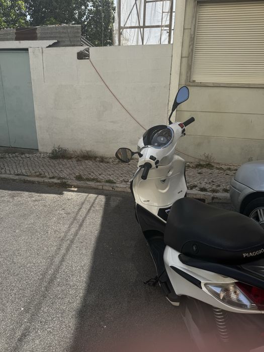 Mota Piaggio fly 125