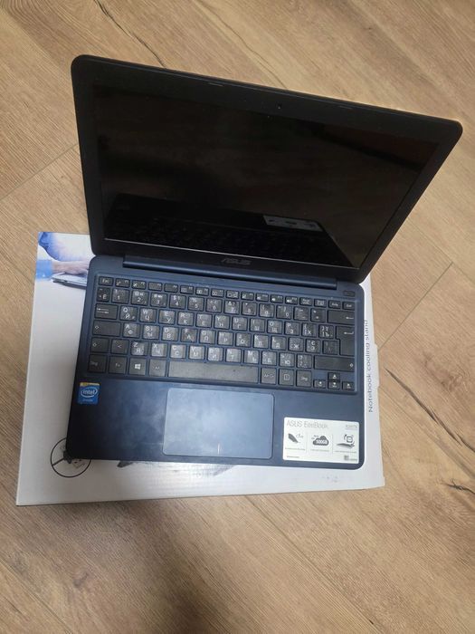 Ноутбук Asus Eee Book X205 TA