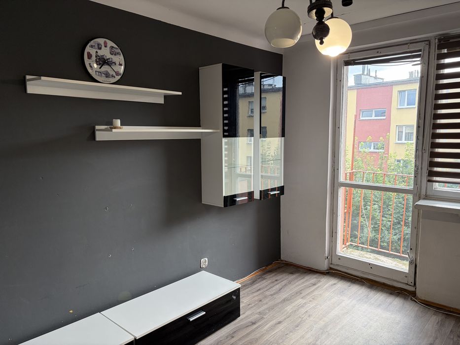 Bezpośrednio. 3-pokojowe mieszkanie 47 m² z balkonem | Centrum Mławy | 600 m od PKP | 2 piwnice | Do remontu