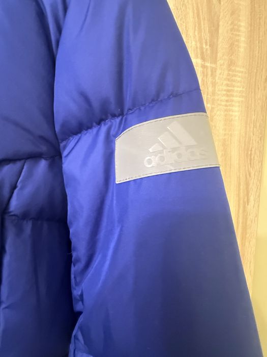 Продам пуховик Adidas р.SM