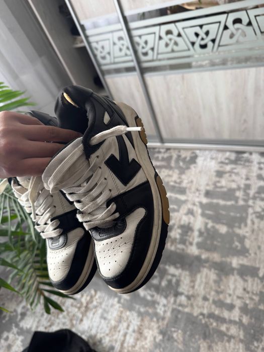 Кросівки off white office