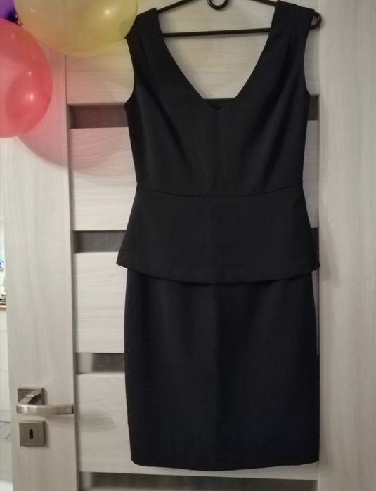 Elegancka sukienka z baskinką, sukienka wizytowa, midi