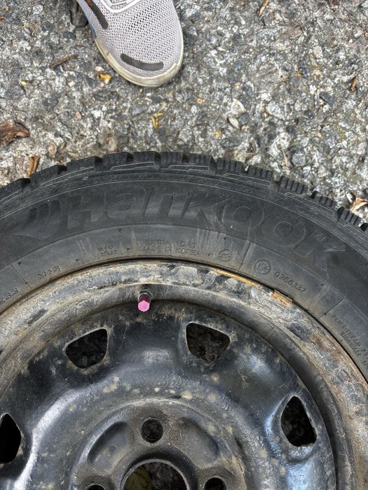 Диски вместе с шинами зимние hankook 175/70 R14