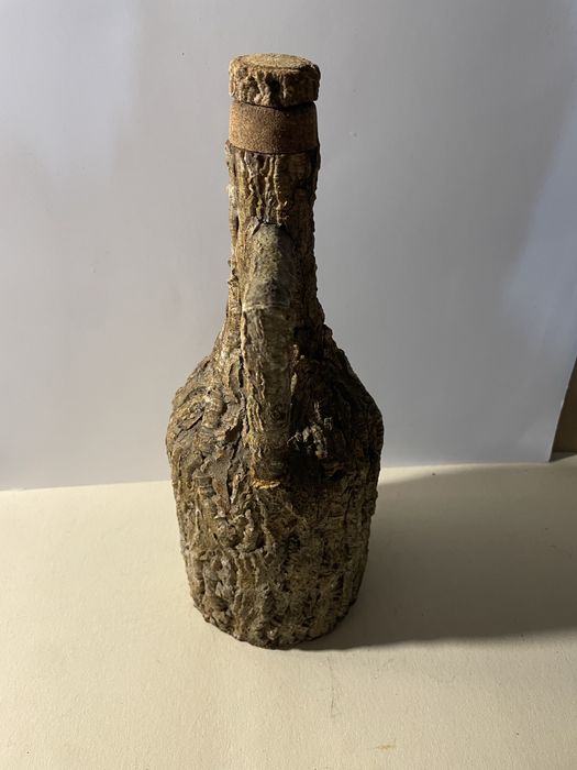 Garrafa revestida a cortiça