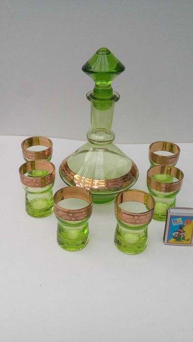 Набор графин и 6 стопок.Цветное стекло,позолота.Антик.СССР 1960-е.