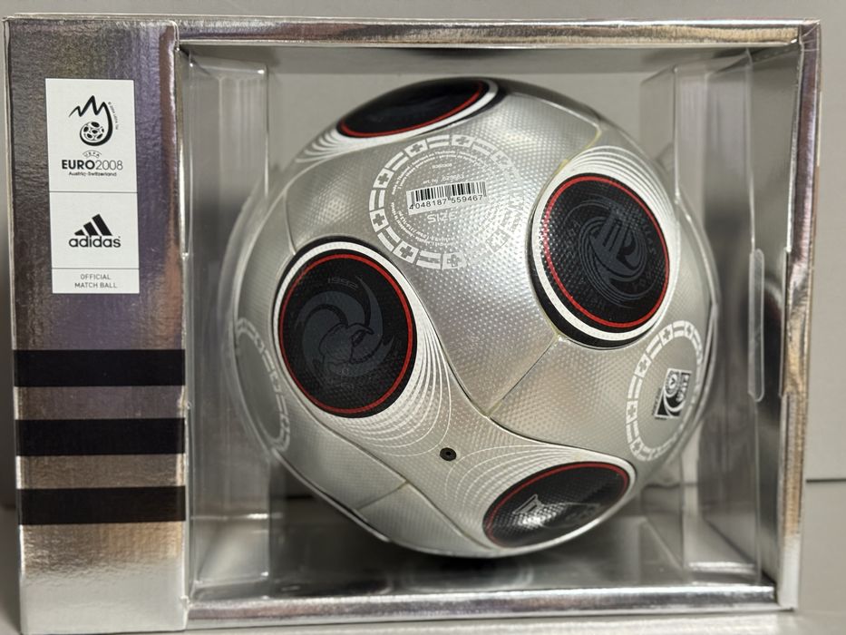 Офіційний мʼяч UEFA Euro 2008, Австрія/Швейцарія.