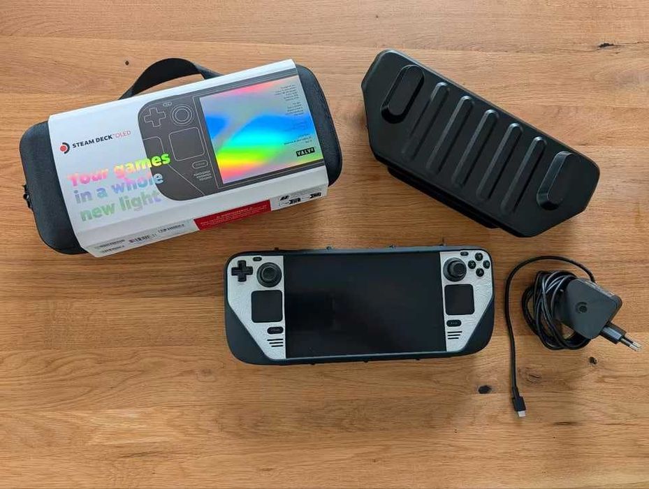 konsola Steam Deck Oled 1TB + nowe akcesoria