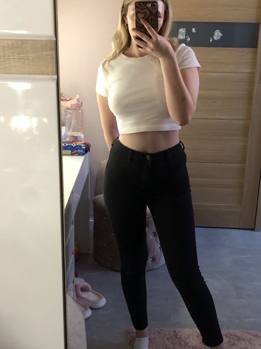 Obcisle spodnie z wysokim stanem