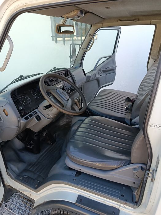 Mitsubishi Canter 7 lugares