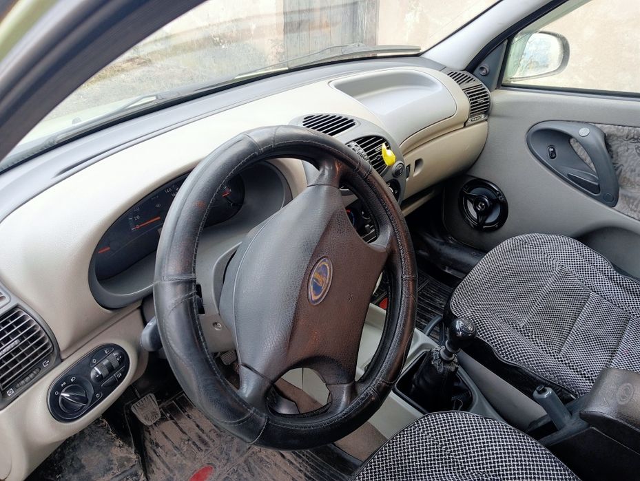 Автомобіль Лада Калина