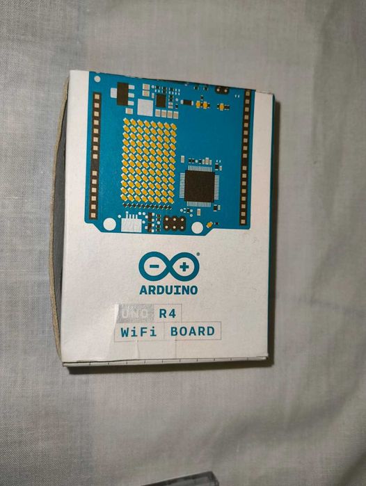 Arduino UNO r4 wifi + Kit Arduino para iniciantes + 2 Micro servo 9g (PREÇO NEGOCIÁVEL)