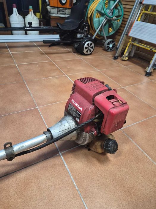 Roçadora Honda a gasolina com guiador