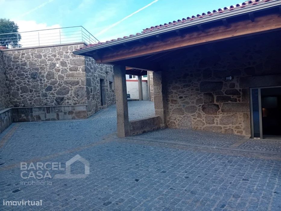 Exclusividade e Charme em Pedra: Moradia Individual T3 em Carapeços...