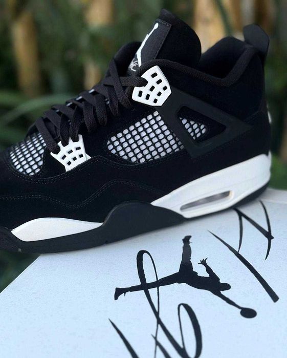 Jordan 4 Retro White Thunder Rozmiar 46