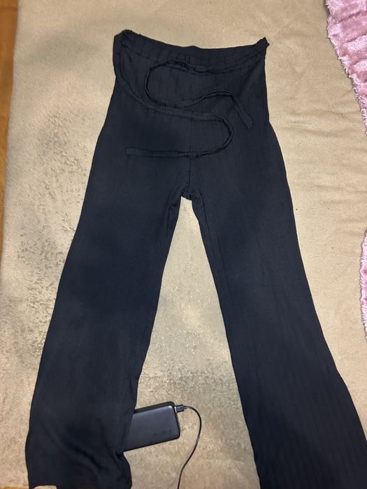 Штани чорні приталені легенькі розмір с