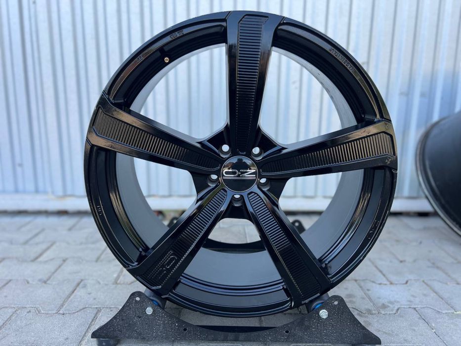 OZ Montecarlo HLT 9.5R22 5x112 ET33 DIA 66.6 — оригінал