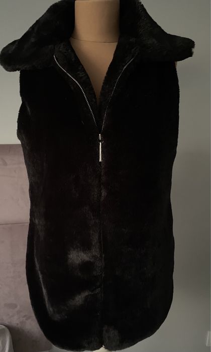 Top Secret 40 czarna kamizelka sztuczne futerko dluga na zamek