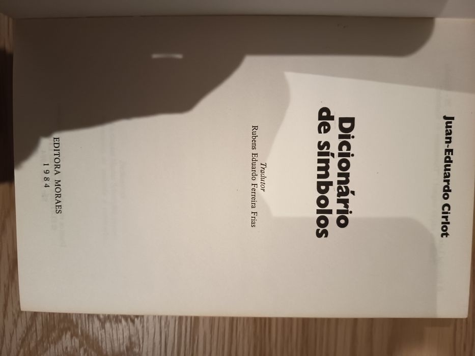 Dicionário de Símbolos - Juan-Eduardo Cirlot