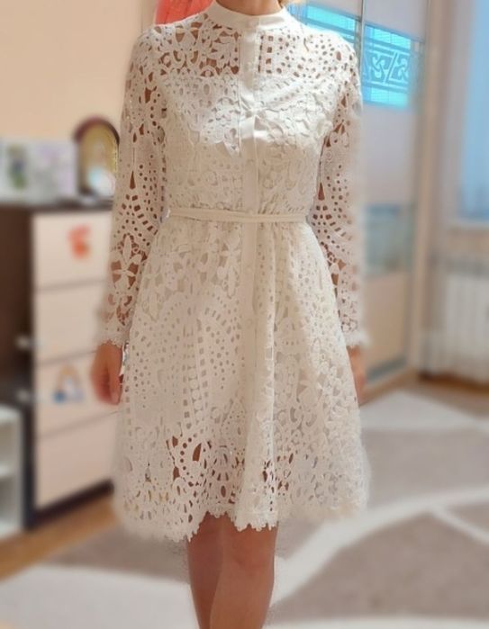 Сукня жіноча біла мереживна святкова