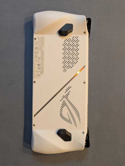 ASUS ROG Ally Z1 Extreme 2TB SSD + stacja dokująca + etui z Gwarancja