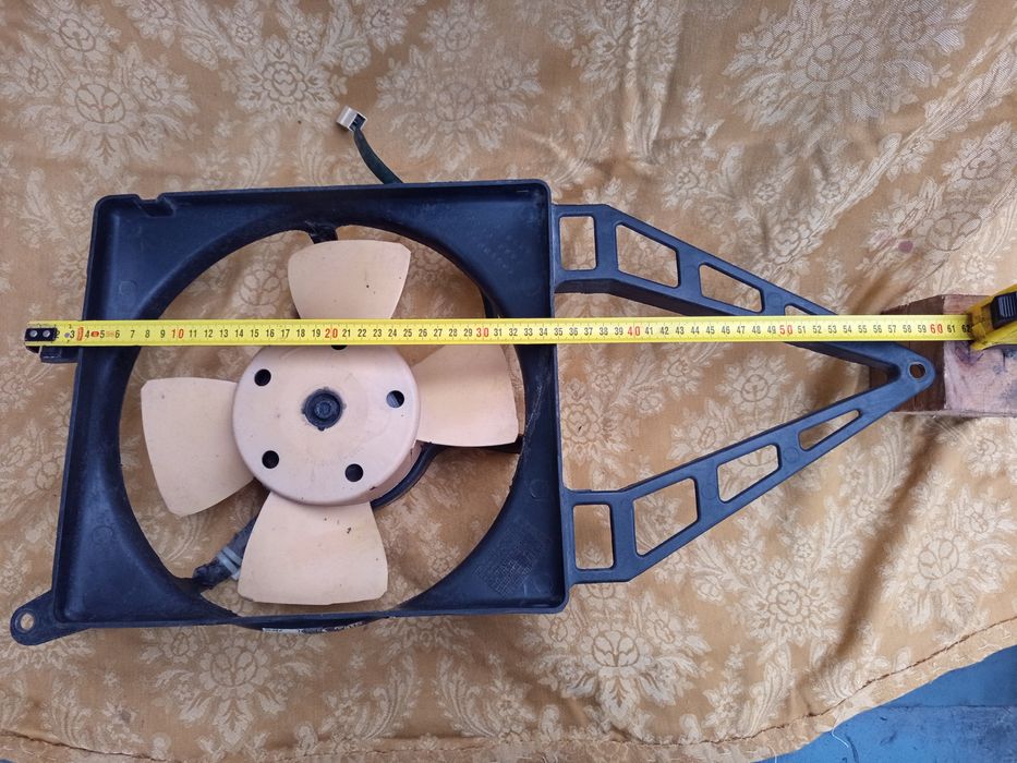 Вентилятор охолодження радіатора автомобіля Opel Corsa