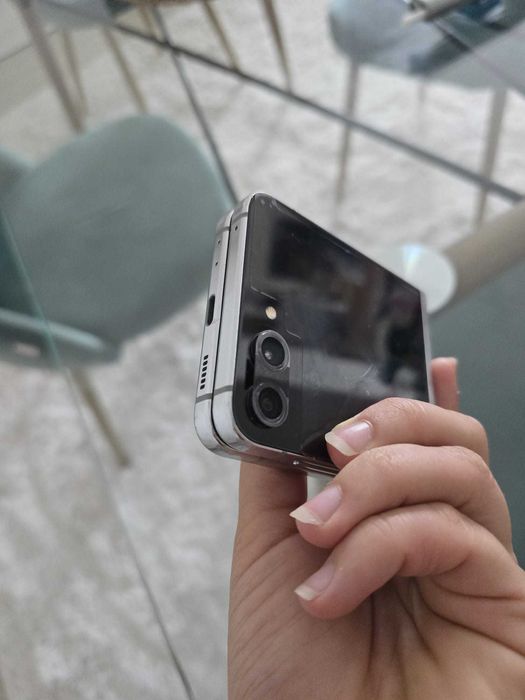 Samsung Zflip5 256gb