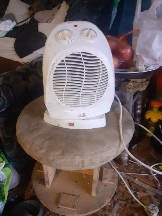 Продаю Дуйка Огрівач із Поворотним Механізмом Платформи 1000 Вт та 200