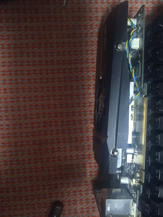 Asus Radeon HD 6850 1gb GGDR5