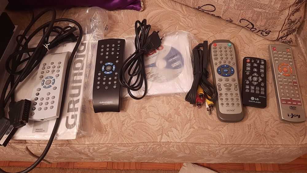 leitores de DVDs e CDs vários