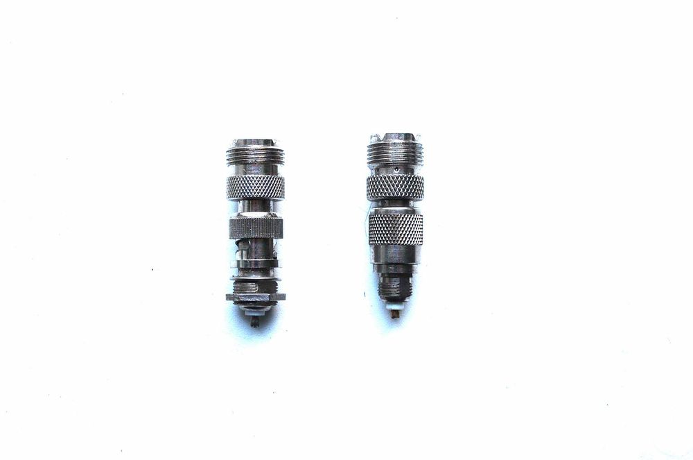 Посеребрянный разъем подключения наружной антены радиотелефона Senao