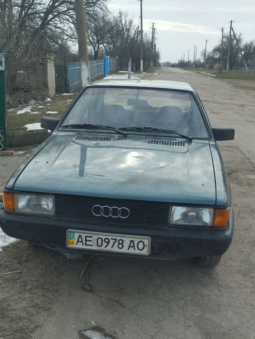 Машина Ауди 80 б2