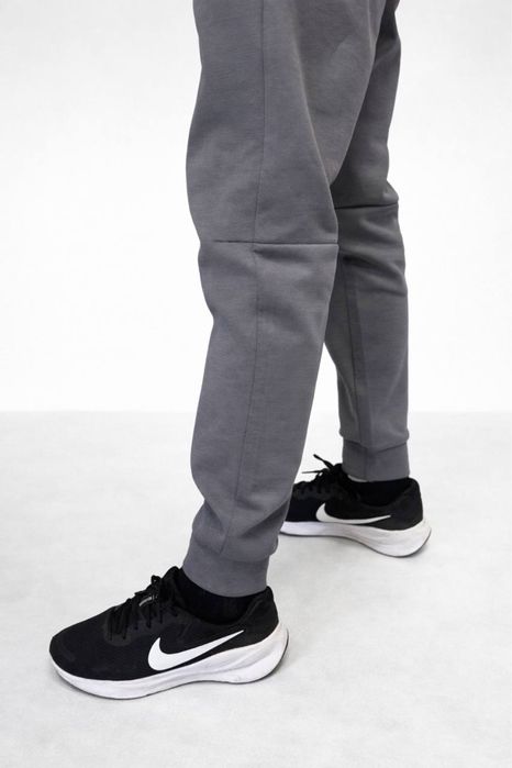 Весняний чоловічий преміальний Nike Tech нового покоління.