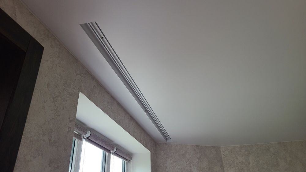 Натяжні стелі. Натяжные потолки.