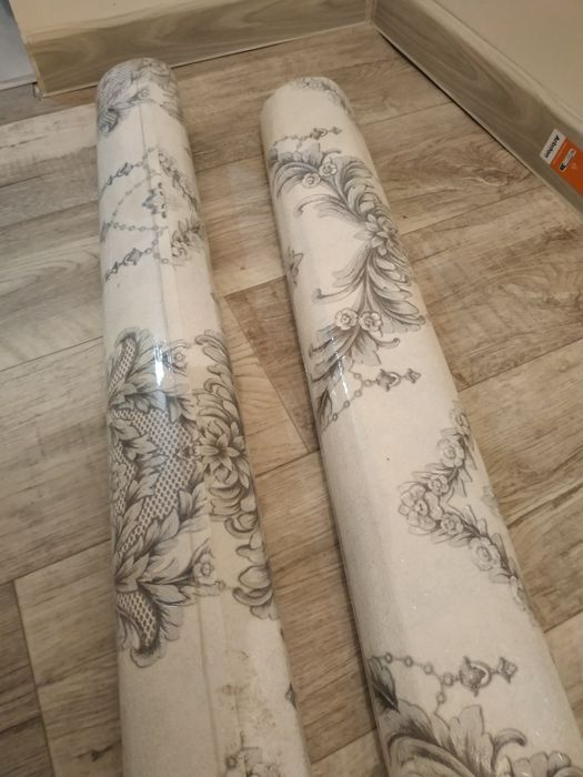 Обои новые.золотые и серебро. Дёшево