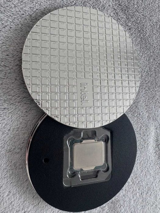 Procesor Intel Core i9 14900K + ramka gratis
