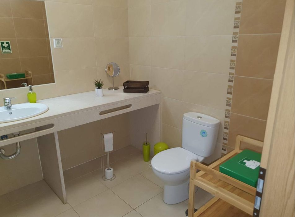 Apartamento T2 ferias condominio garagem 400mts praia