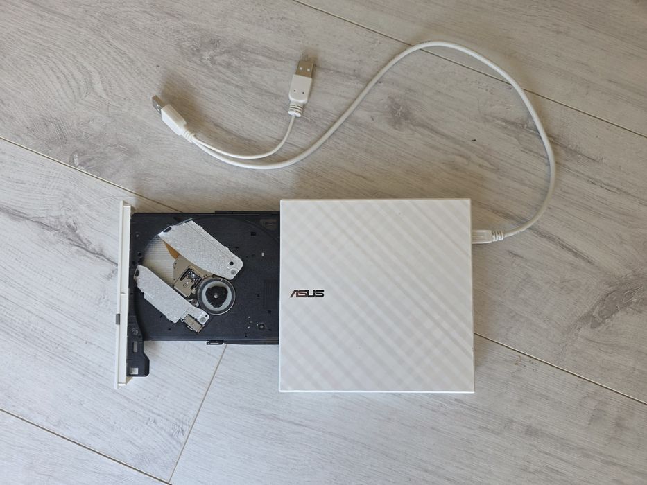 Zewnętrzna nagrywarka DVD / CD ASUS SDRW-08D2S-U LITE – USB