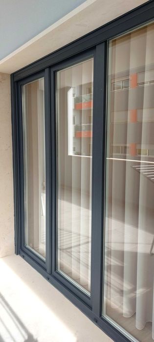 Vendo T3 , impecável, semi-novo.