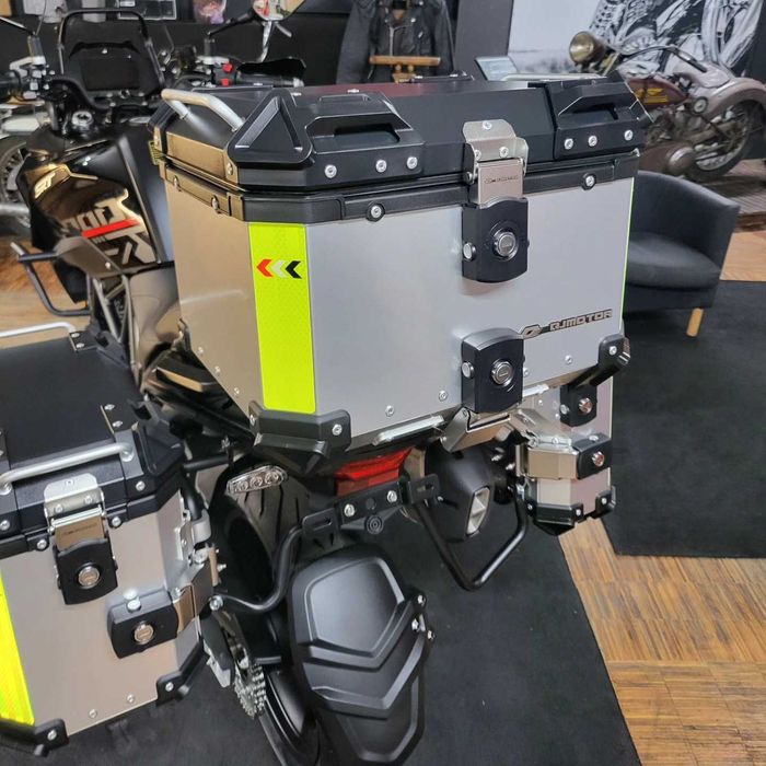 QJ MOTOR SRT 700 /  2026