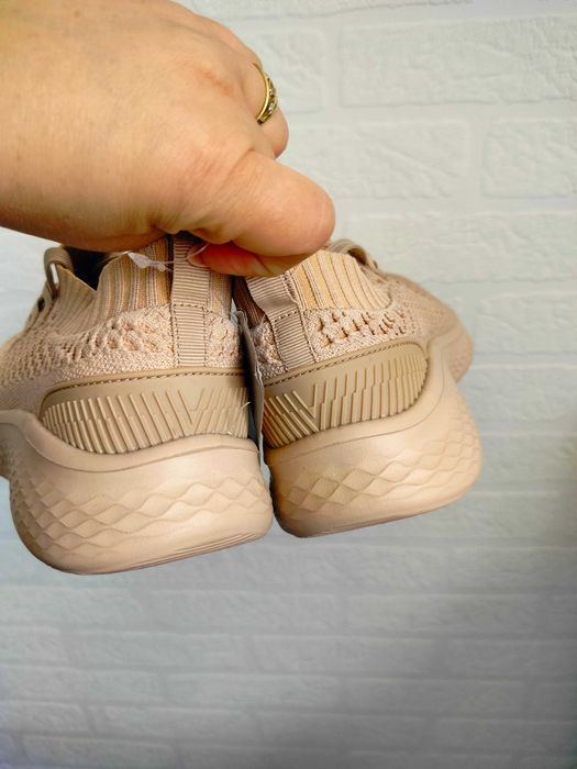 Lekkie adidasy buty sportowe beżowe Cleve 38 sneakersy 24,50cm