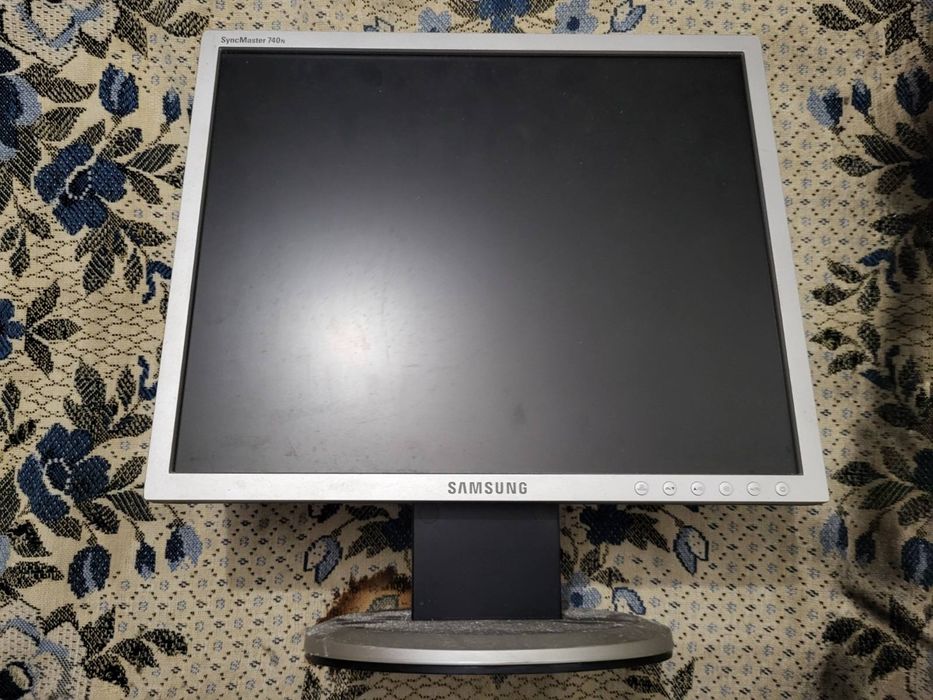 Електро офісна техніка (монітори,клавіатури, факси, телефони і т. д.)