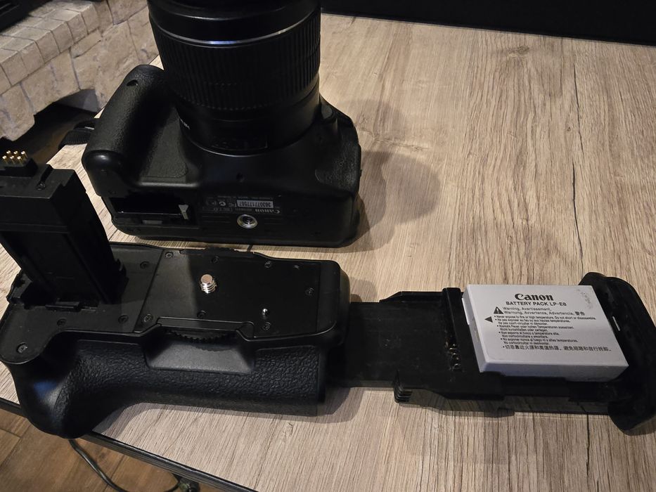 Canon 600d kit 18-55 + батблок