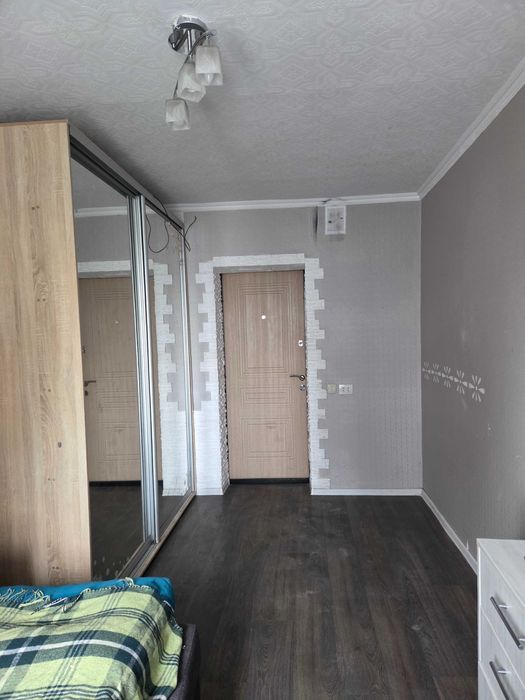 Продаж кімнати на вул. Азербайжанської