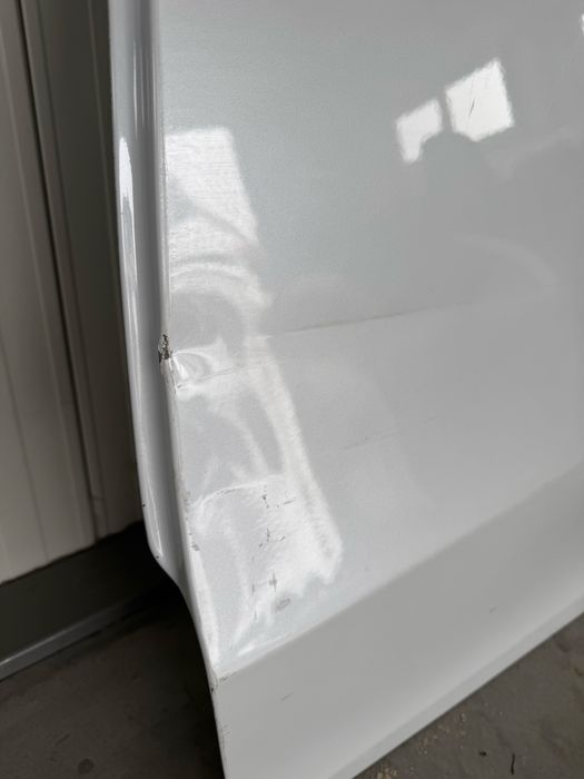 Tesla Model Y двері задні ліві