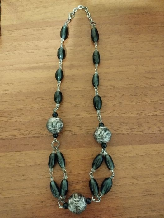 Біжутерія . Два кулони .Два намиста