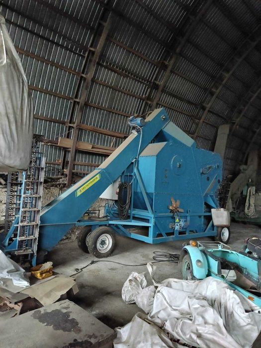 Зерноочисна машина ОВС-70 М + зернометач, очисник насіння, самохідний