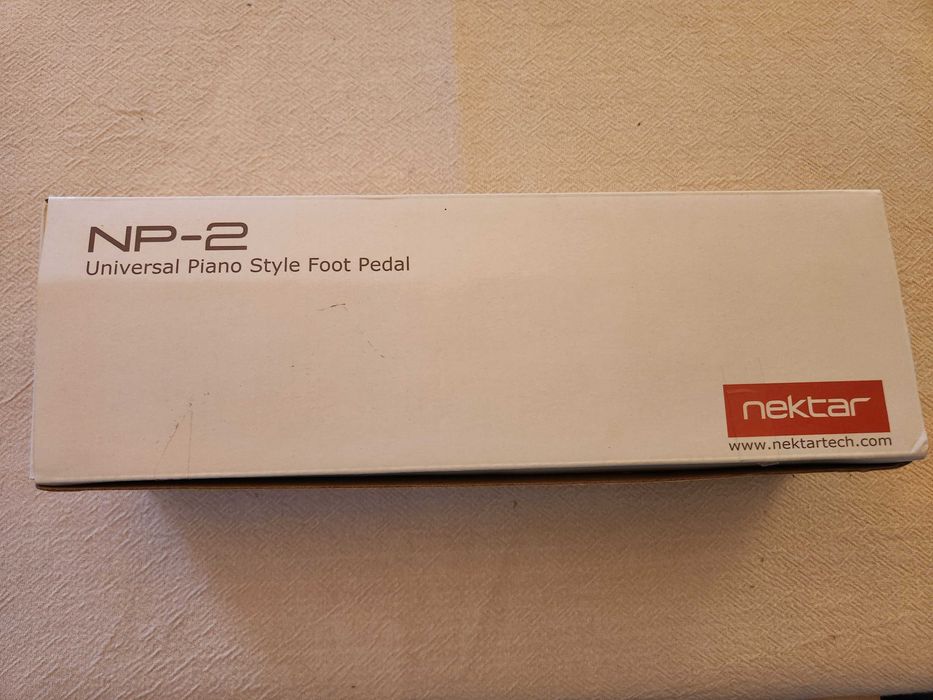 Teclado Yamaha PSR-E353 e pedal NP-2